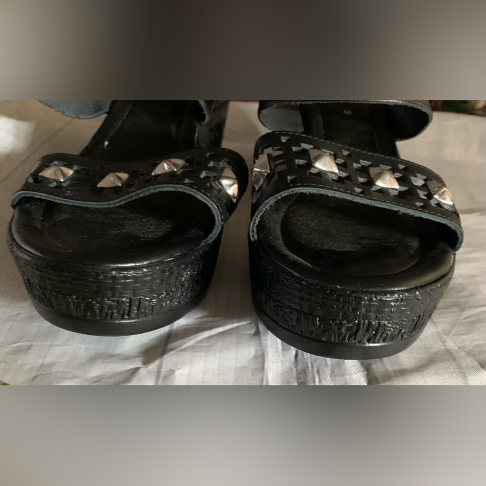 Spring Step Sandals - image 3